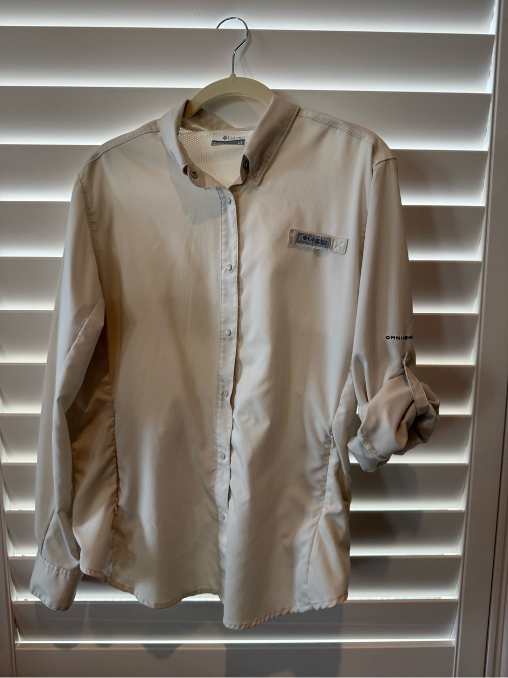Columbia Women’s Tamiami Button-Down Shirt in Light Tan/Cream